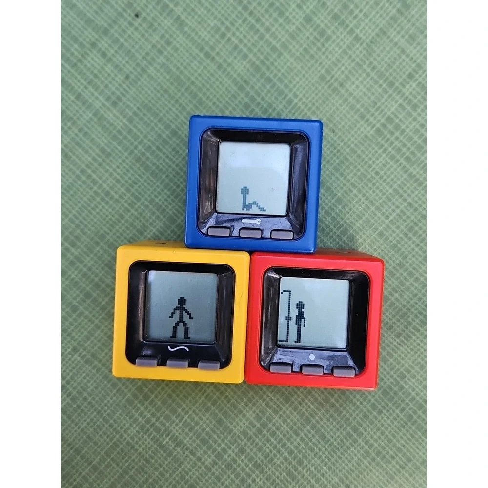 3 Cube World Radica HANDY WHIP DODGER Vintage LCD Stick Figure NEW BATTERIES
